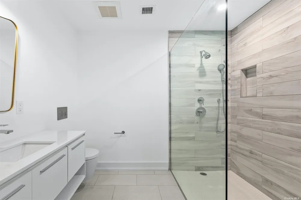 81 Skimhampton East Hampton, NY 11937