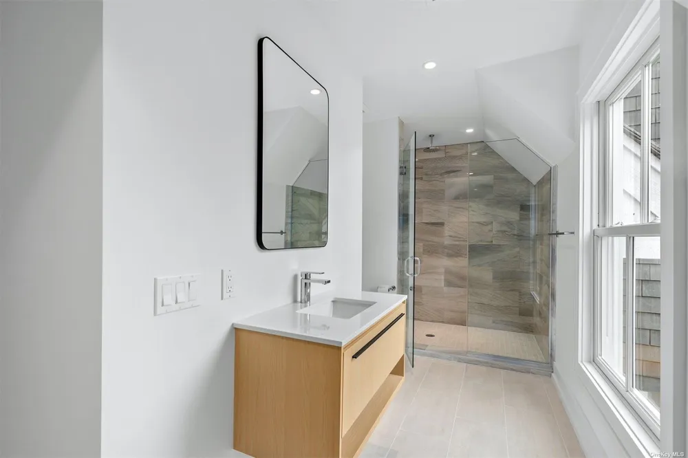 81 Skimhampton East Hampton, NY 11937