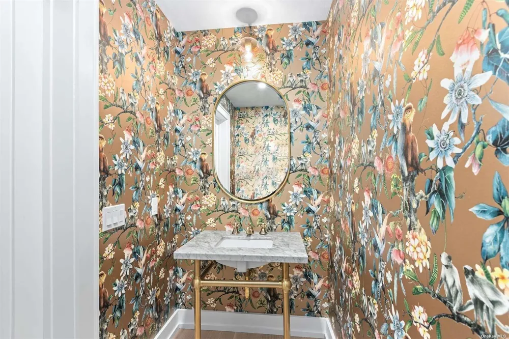 81 Skimhampton East Hampton, NY 11937