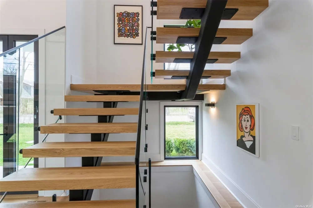38 Sherrill East Hampton, NY 11937