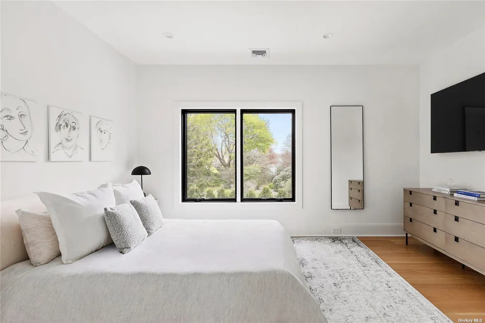 38 Sherrill East Hampton, NY 11937