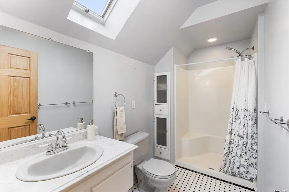 380 Private Road Southold, NY 11971