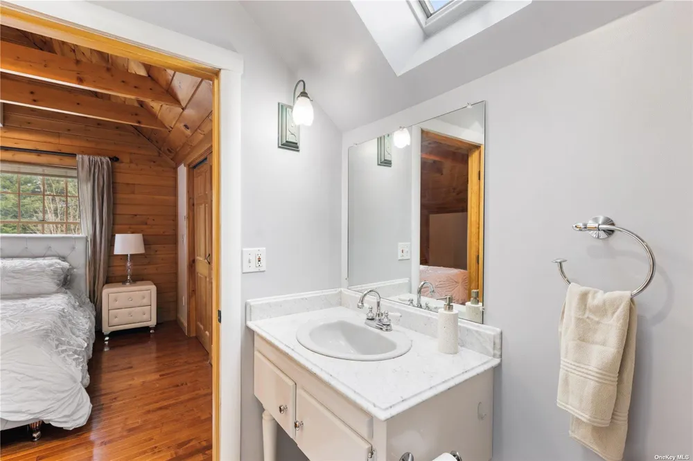 380 Private Road Southold, NY 11971