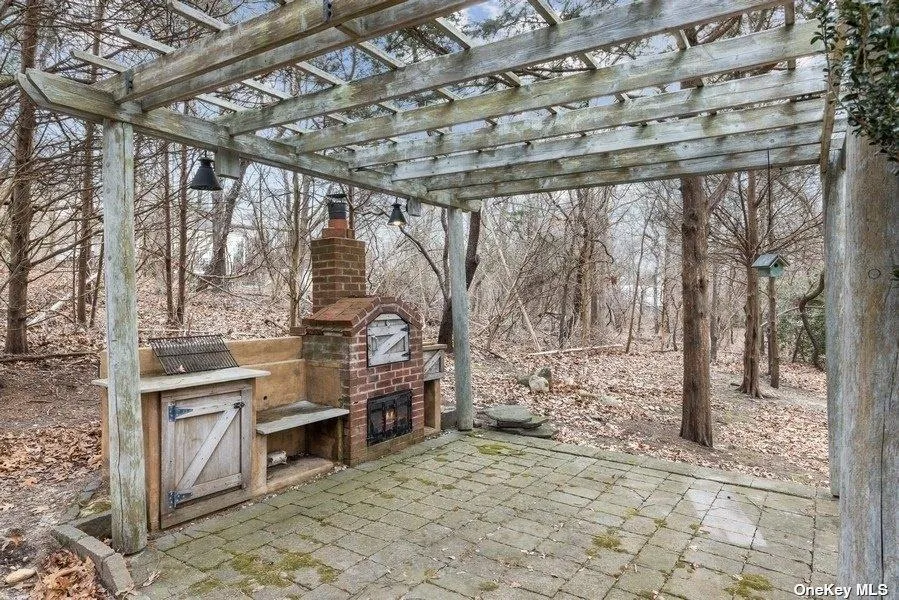 380 Private Road Southold, NY 11971