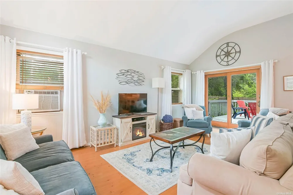 530 Stillwater Avenue Cutchogue, NY 11935
