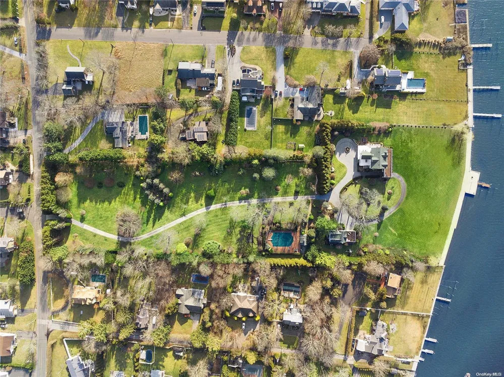 104 Union Avenue Center Moriches, NY 11934
