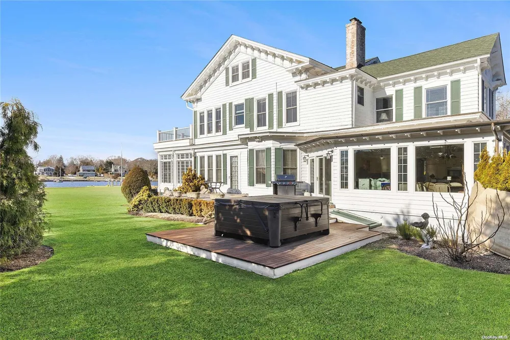 104 Union Avenue Center Moriches, NY 11934