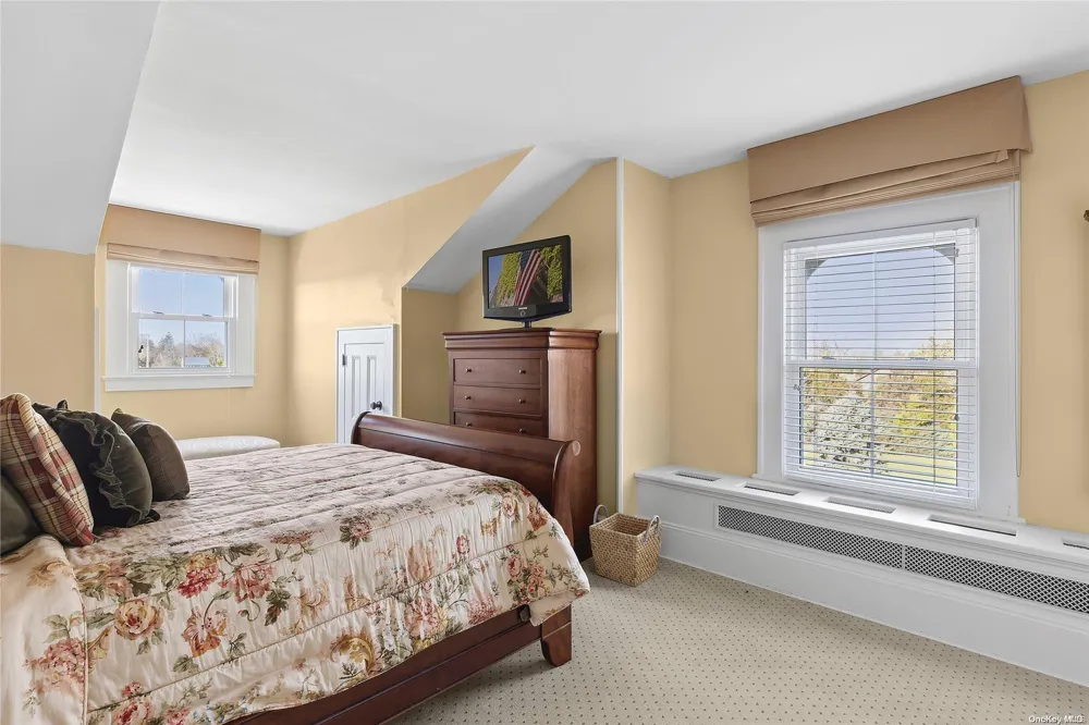 104 Union Avenue Center Moriches, NY 11934