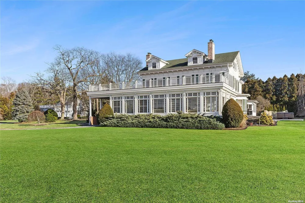 104 Union Avenue Center Moriches, NY 11934