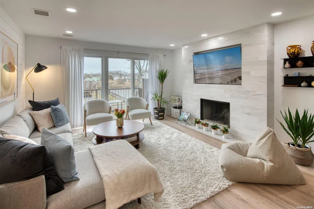 3029 Mitchell Road Westhampton Beach, NY 11978