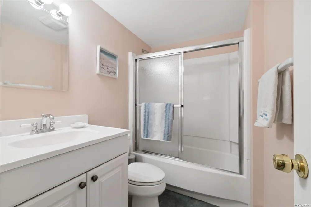 220 Fiddler Lane Greenport, NY 11944