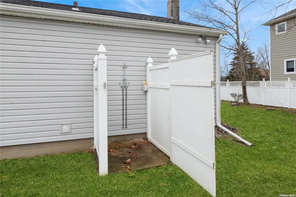 220 Fiddler Lane Greenport, NY 11944