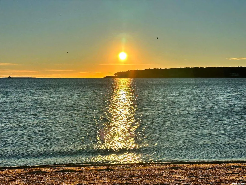 220 Fiddler Lane Greenport, NY 11944