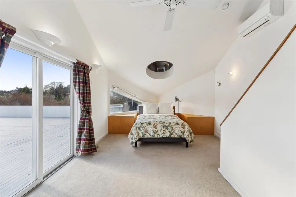 11 Watersedge Ct Westhampton Beach, NY 11978
