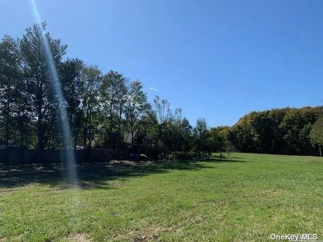 385 New Suffolk Avenue Mattituck, NY 11952