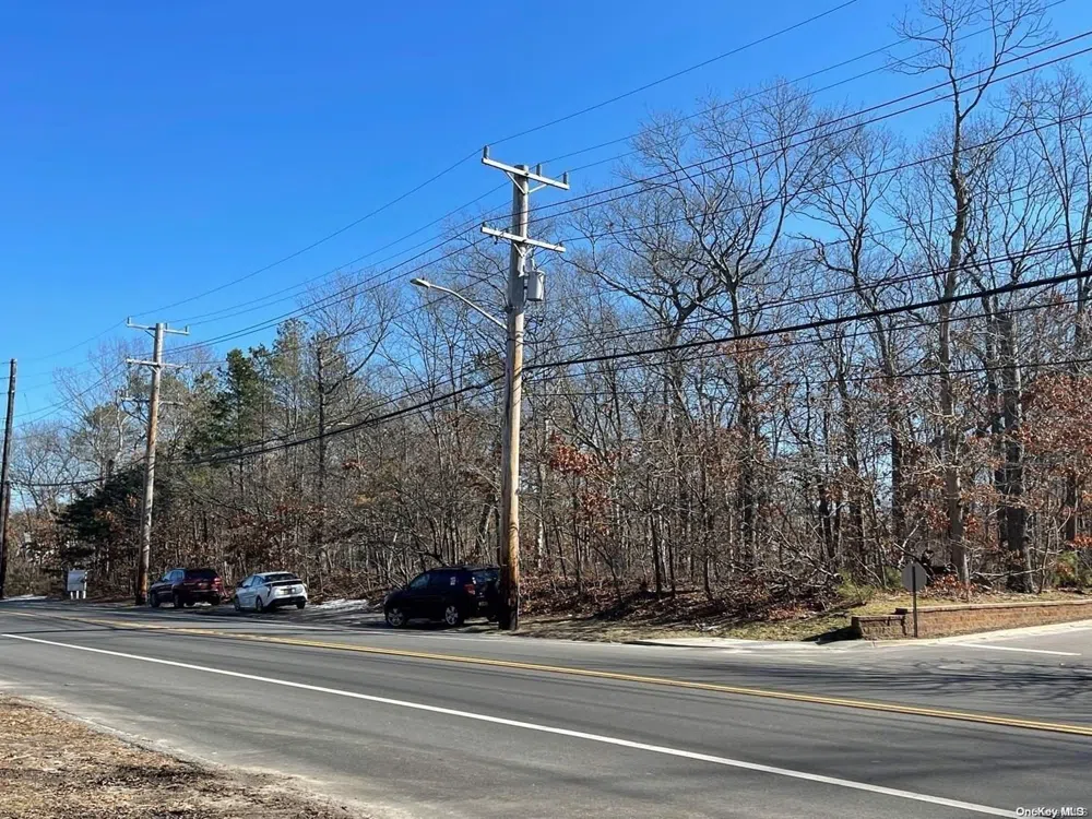 34-41 Montauk Highway East Moriches, NY 11940