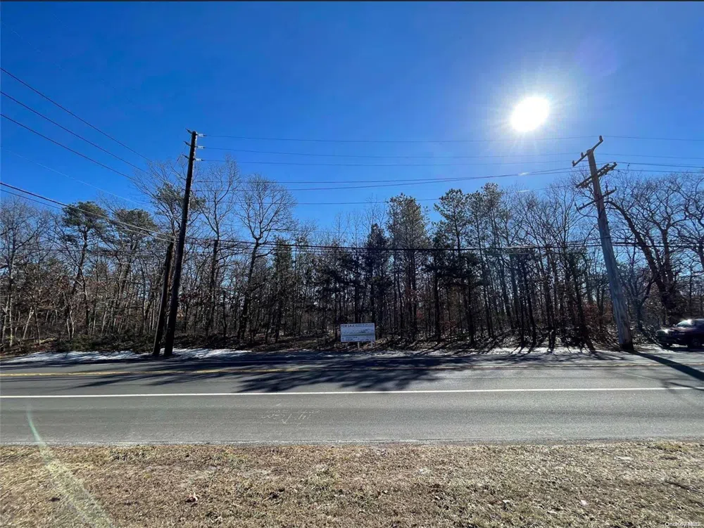 34-41 Montauk Highway East Moriches, NY 11940