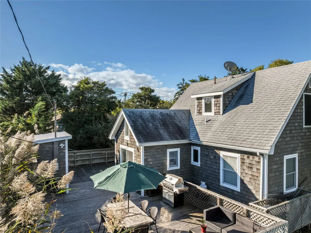 38 Homesite Avenue Seaview, NY 11770