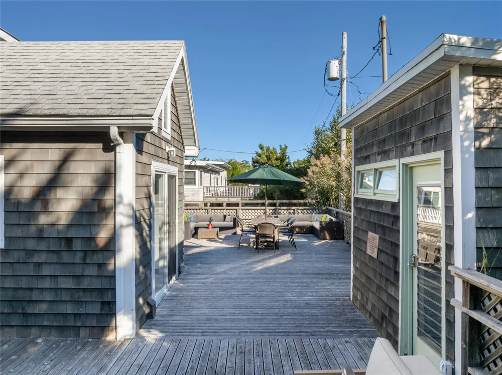38 Homesite Avenue Seaview, NY 11770