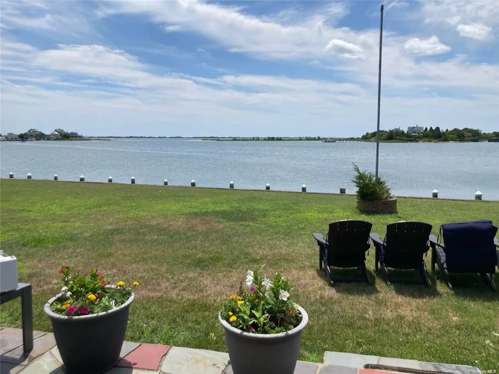 28 Koral Drive Southampton, NY 11968
