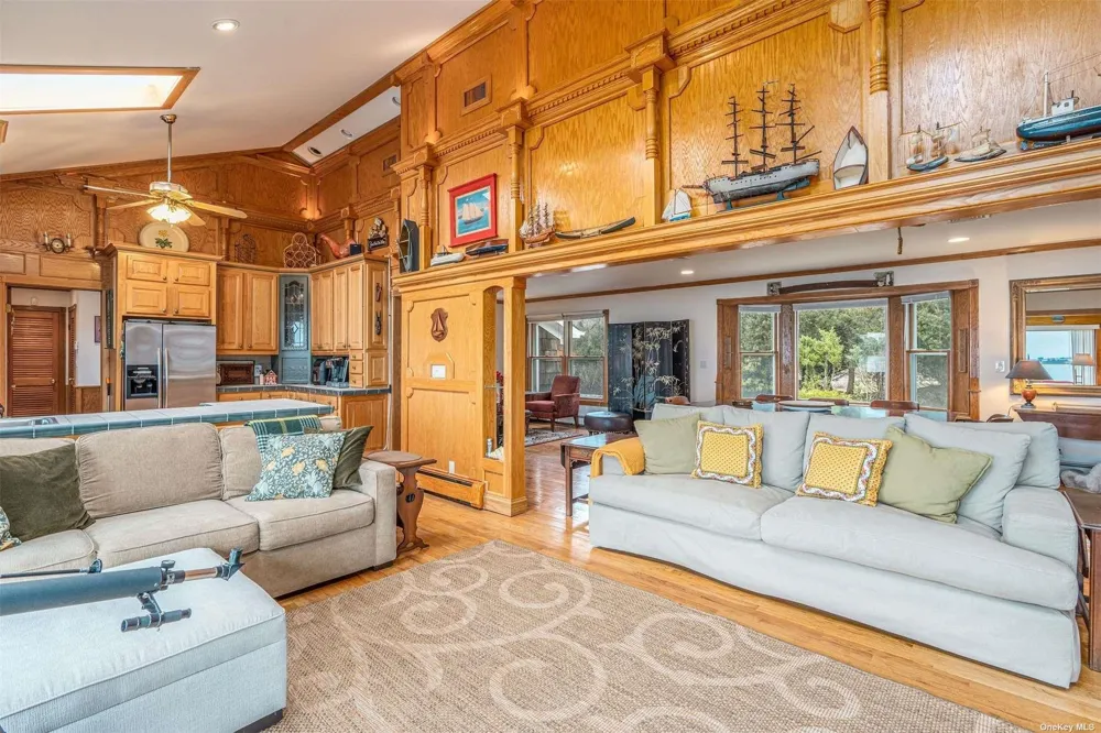 28 Koral Drive Southampton, NY 11968