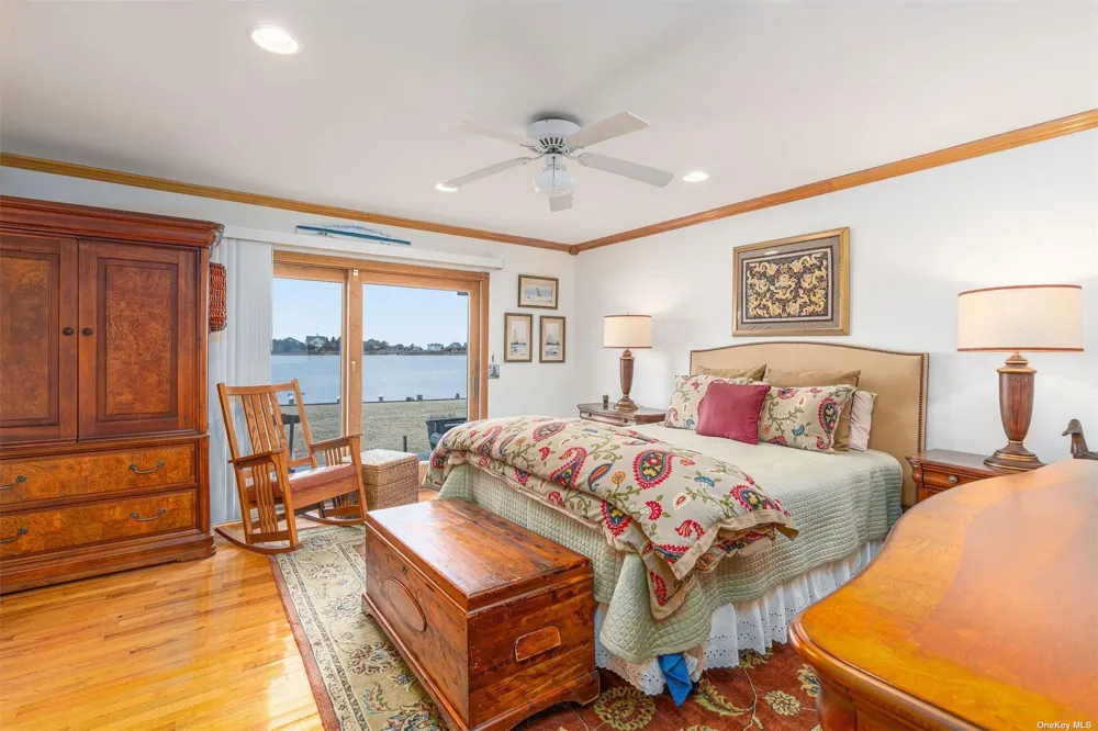 28 Koral Drive Southampton, NY 11968