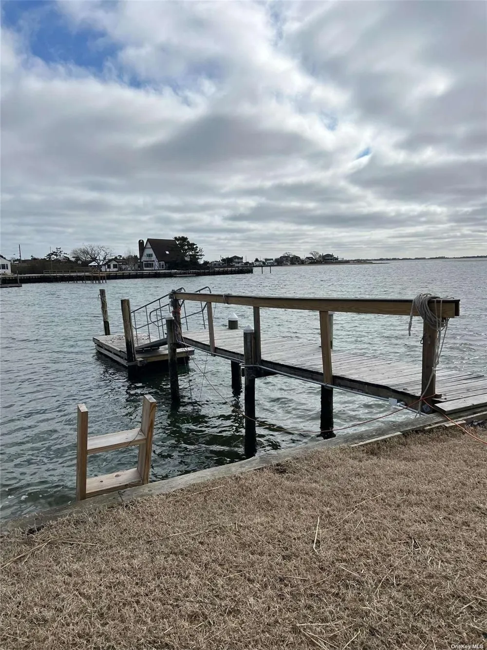 28 Koral Drive Southampton, NY 11968