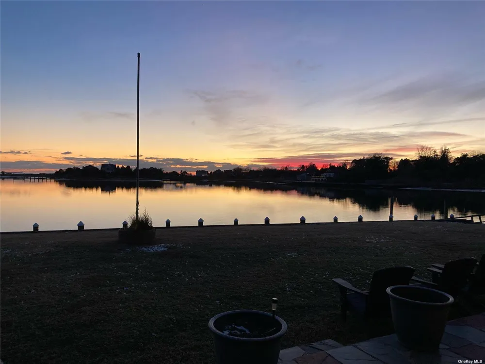 28 Koral Drive Southampton, NY 11968
