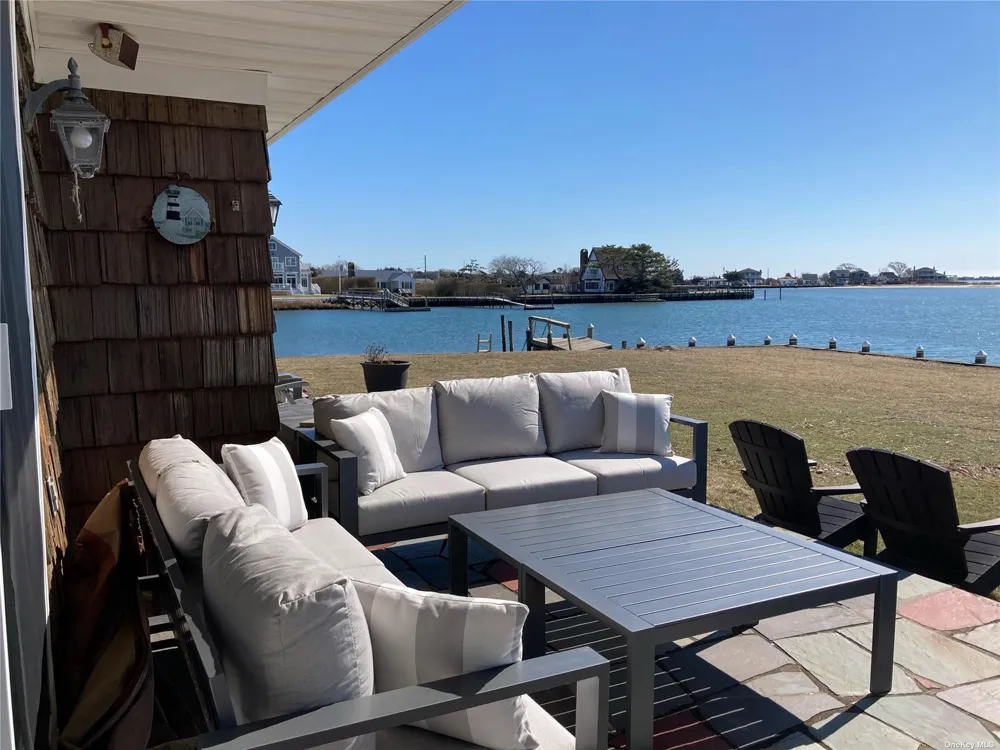 28 Koral Drive Southampton, NY 11968