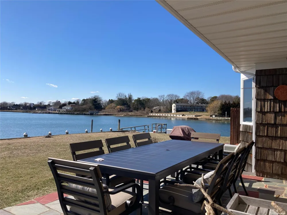 28 Koral Drive Southampton, NY 11968