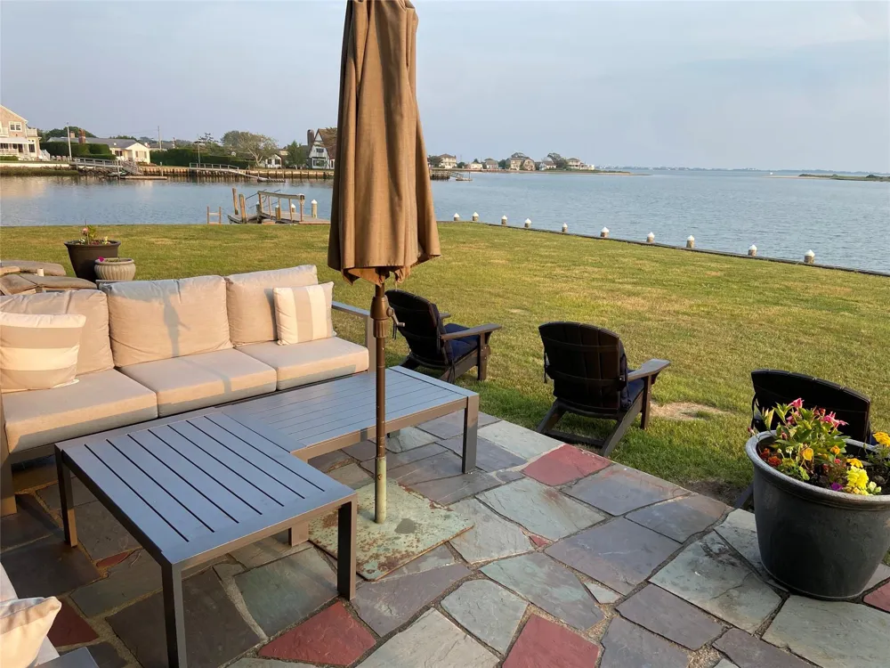 28 Koral Drive Southampton, NY 11968