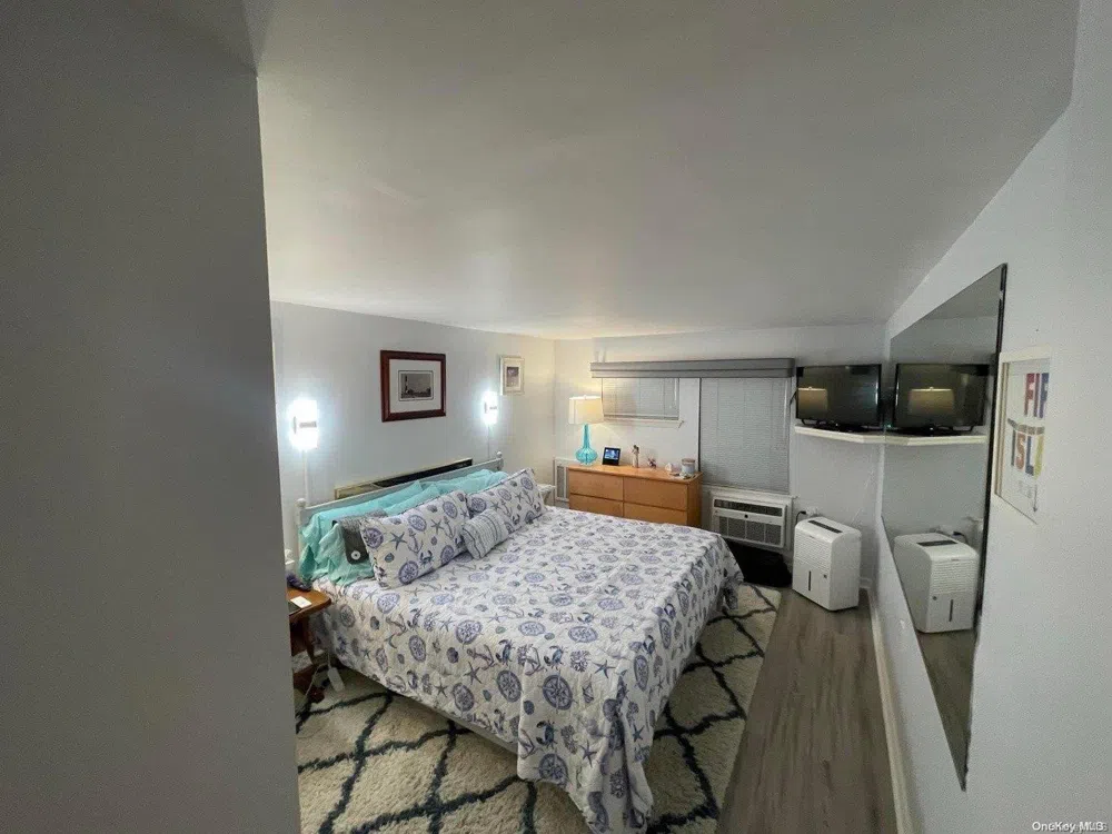 7 Dehnhoff Walk Ocean Beach, NY 11770