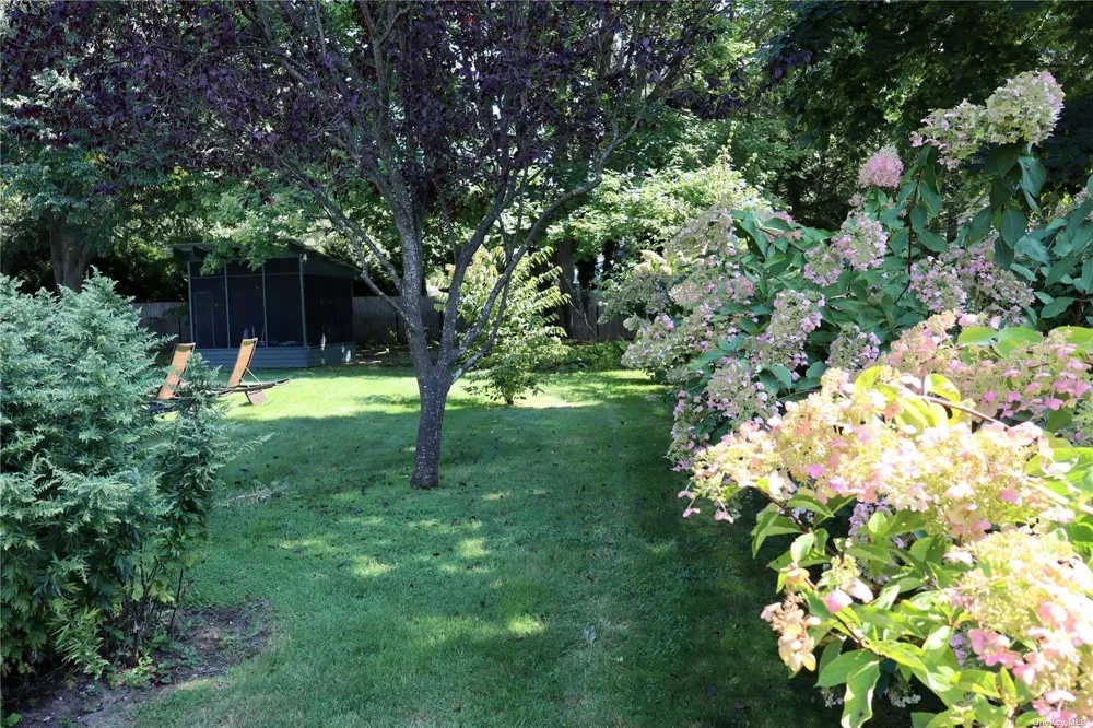 6 Nidzyn Avenue Remsenburg, NY 11960