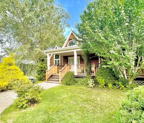 6 Nidzyn Avenue