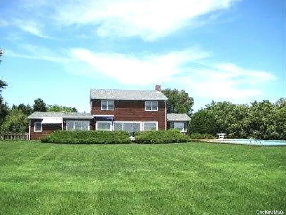5 Bayberry Lane Remsenburg, NY 11960