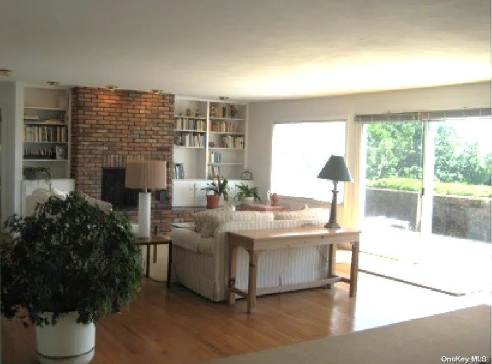 5 Bayberry Lane Remsenburg, NY 11960