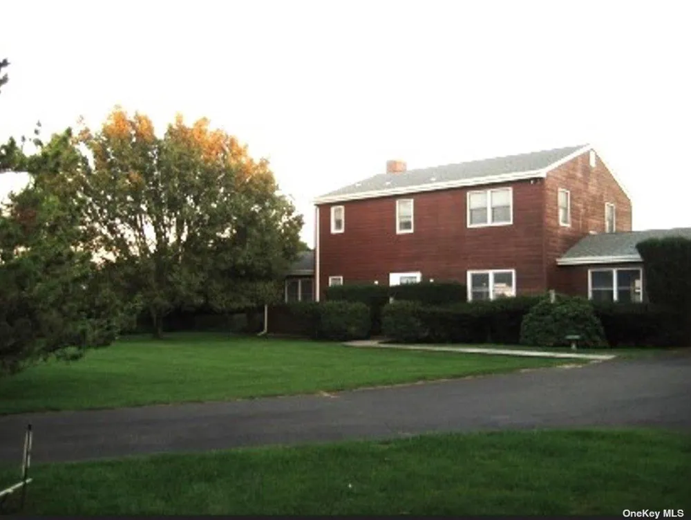 5 Bayberry Lane Remsenburg, NY 11960
