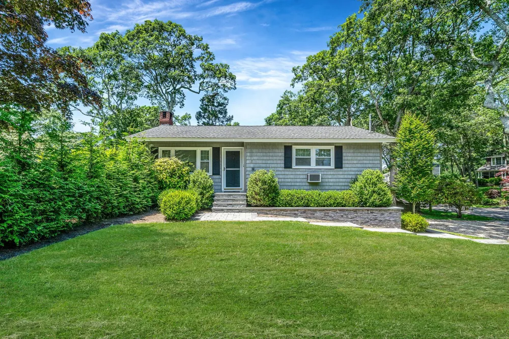 3 Crestview Drive Remsenburg, NY 11960