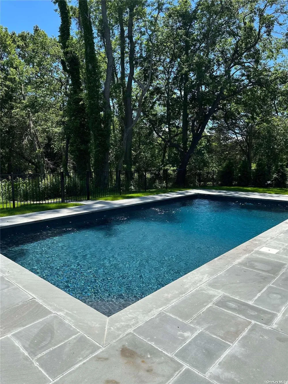 910 Glenn Road Southold, NY 11971