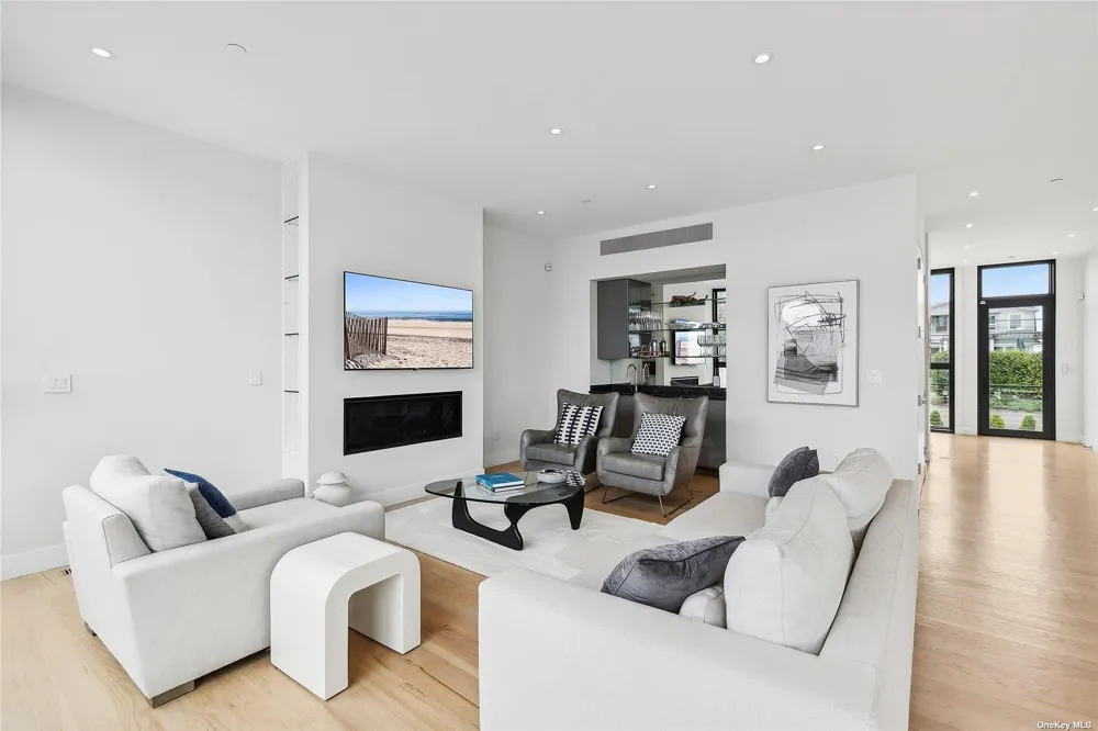 314 Dune Westhampton Beach, NY 11978