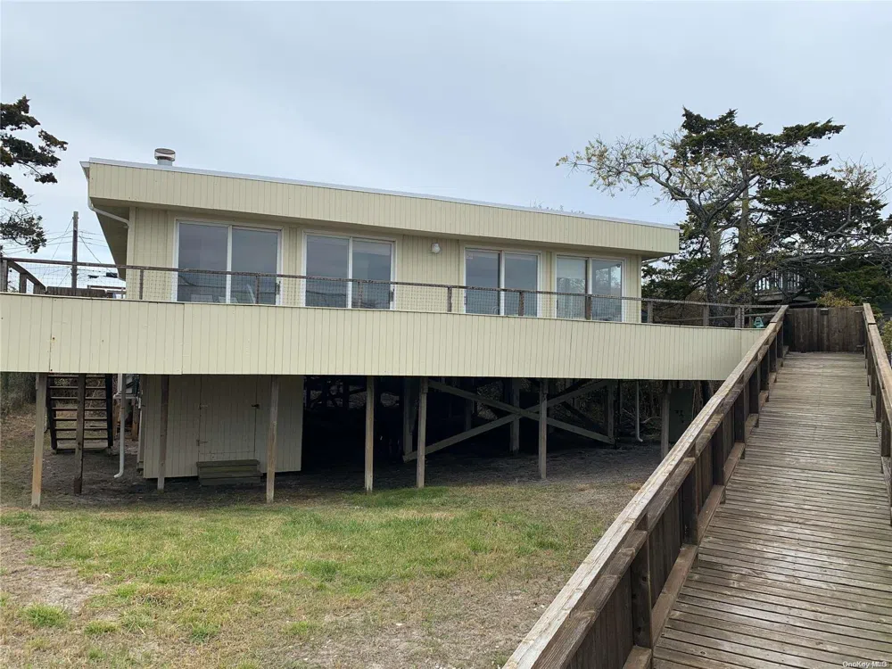 6 Sloop Walk Ocean Beach, NY 11770