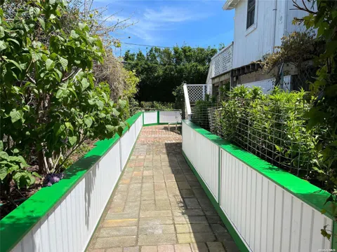 4 Surfview Walk