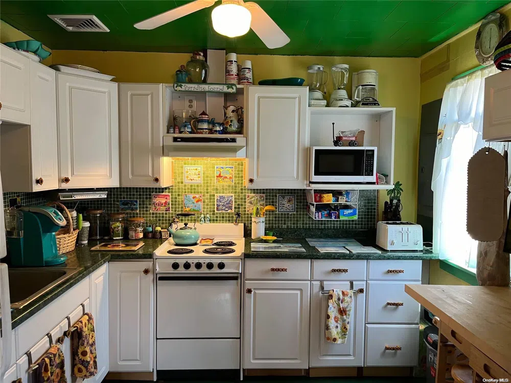 4 Surfview Walk Seaview, NY 11770