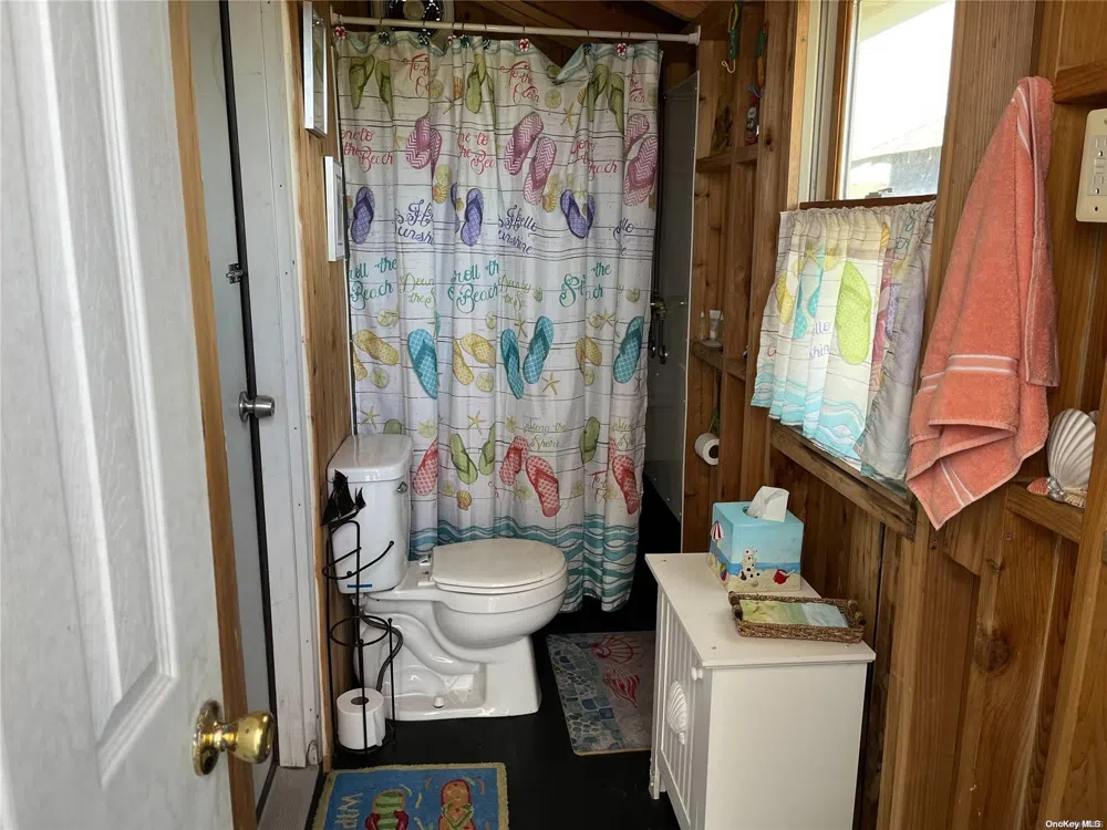 4 Surfview Walk Seaview, NY 11770