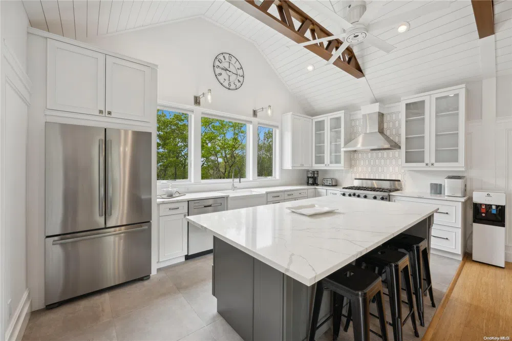 15 Hill Side Lane East Hampton, NY 11937