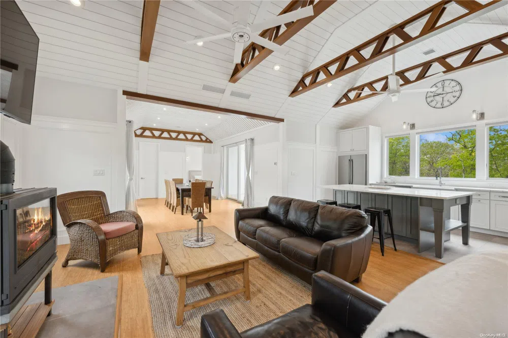 15 Hill Side Lane East Hampton, NY 11937