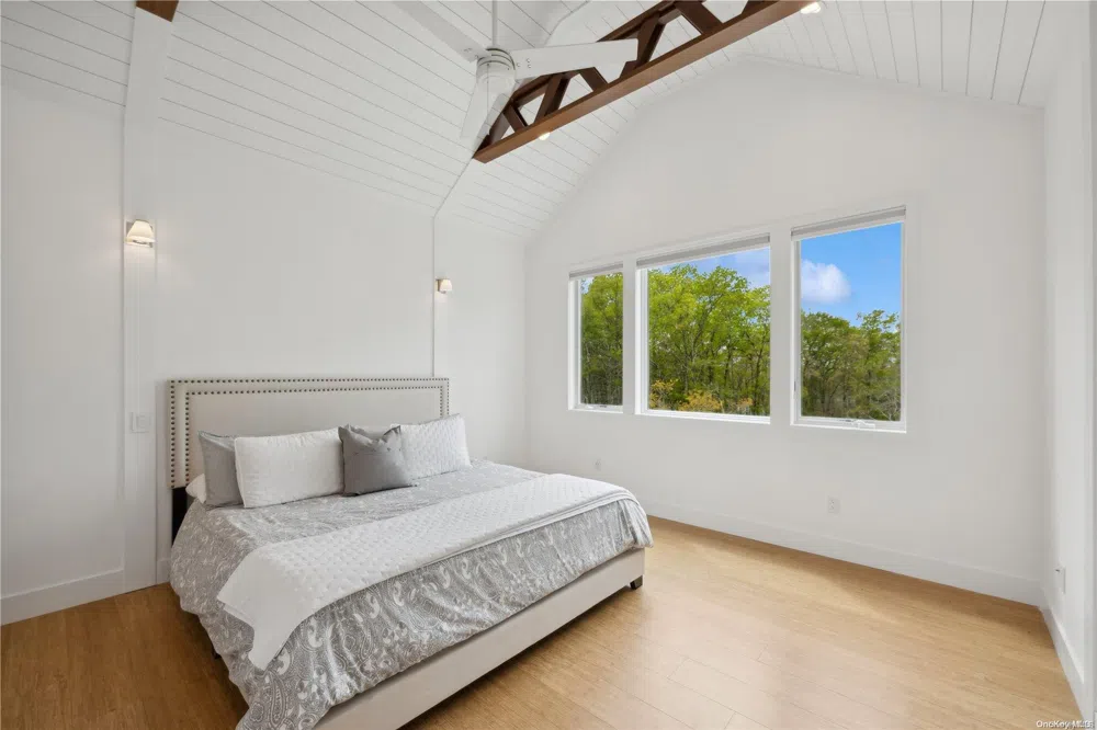 15 Hill Side Lane East Hampton, NY 11937