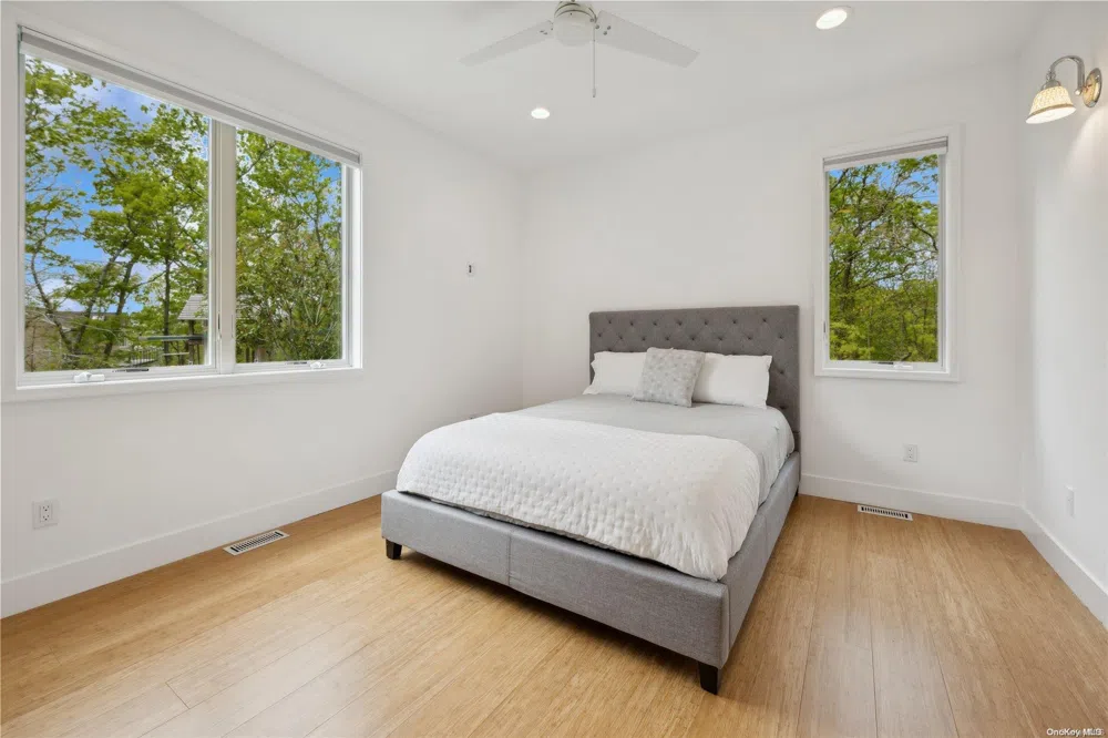15 Hill Side Lane East Hampton, NY 11937