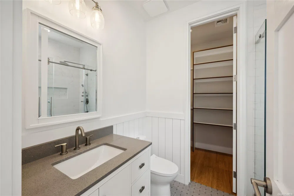 15 Hill Side Lane East Hampton, NY 11937