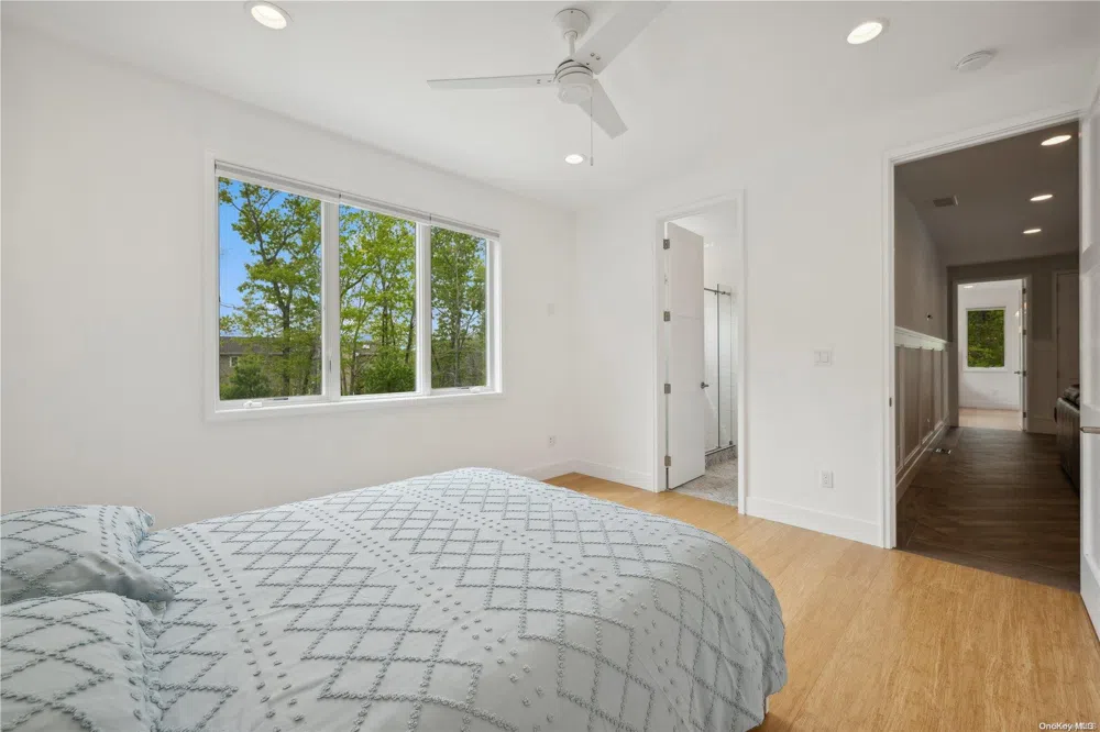15 Hill Side Lane East Hampton, NY 11937
